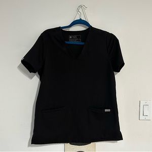 Casma™ Three-Pocket Figs Scrub Top